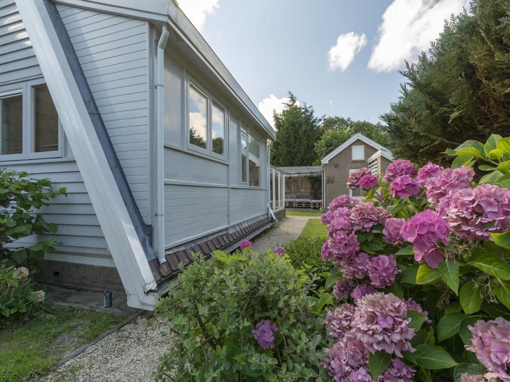 Cozy Holiday Home With Garden Sint Maartensvlotbrug Exterior foto